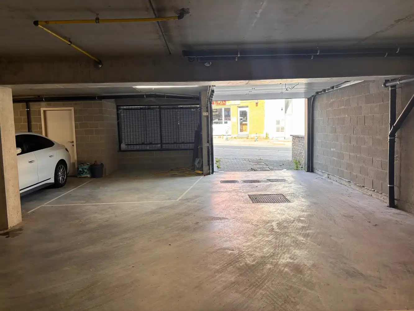 Te huur – Overdekte staanplaats nabij centrum Vlezenbeek foto 2