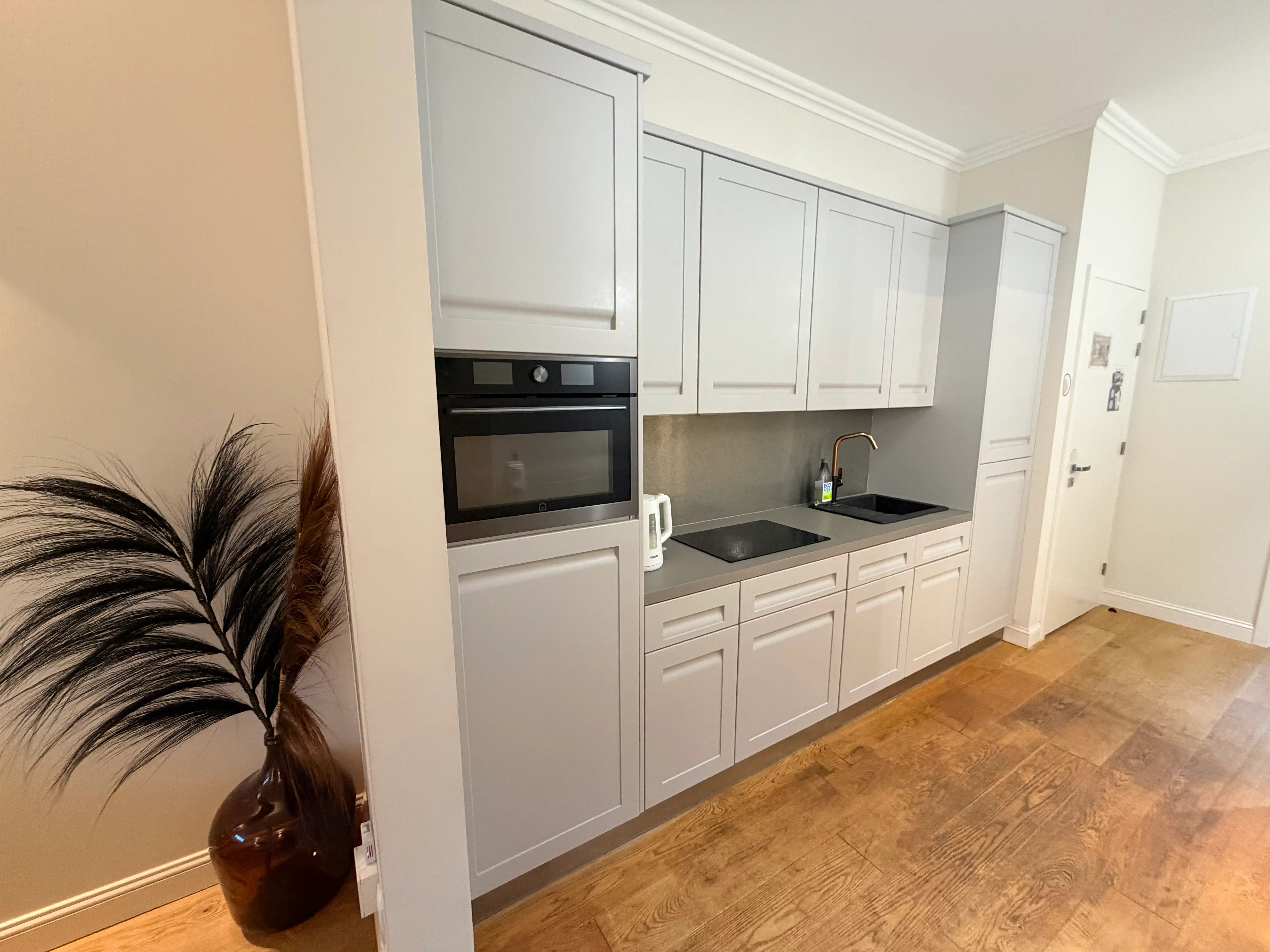 --- NOUVEAU --- Charmant appartement meublé avec deux balcons au cœur du quartier du Châtelain foto 5