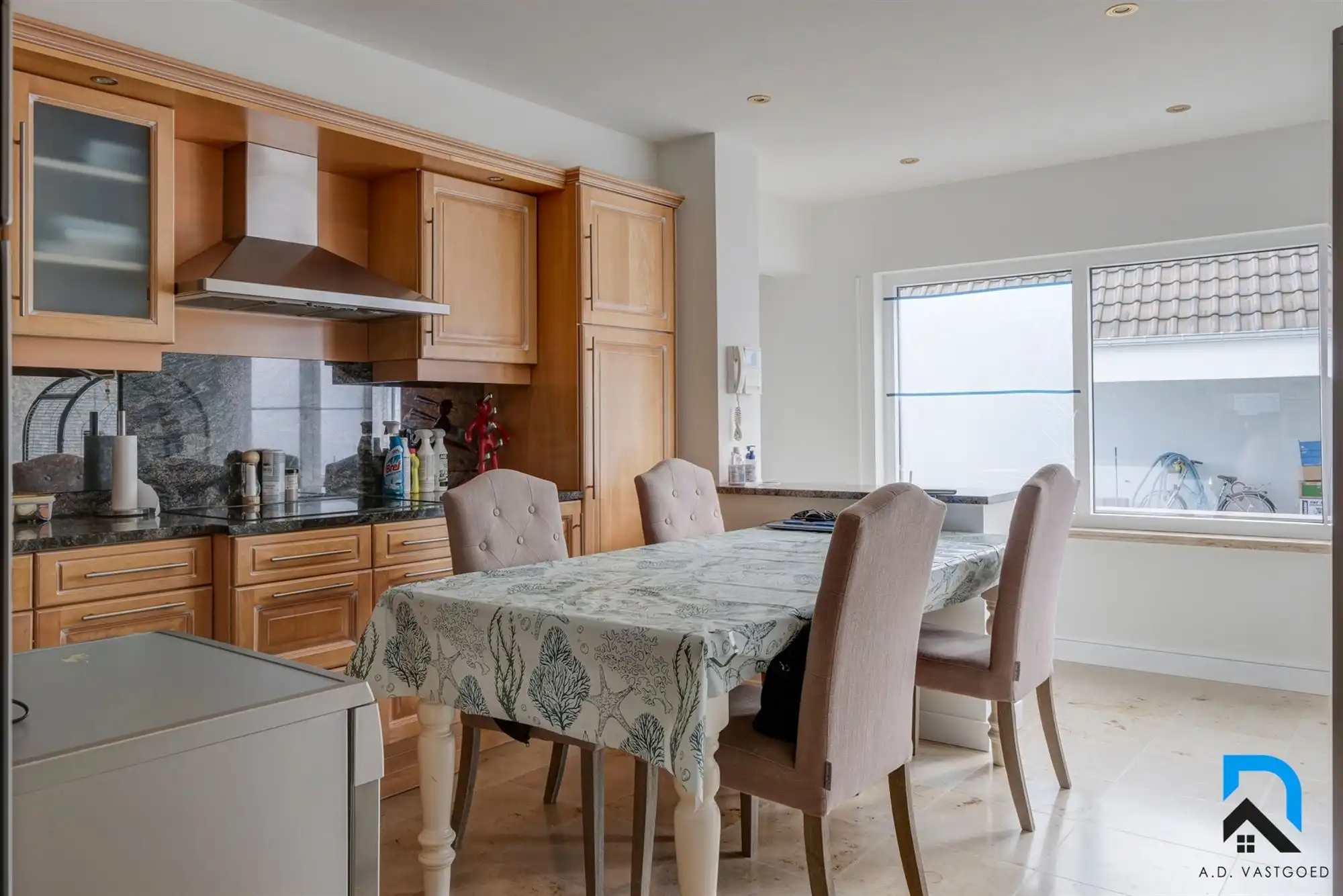 Gerenoveerde kangoeroewoning in Maaseik foto 10