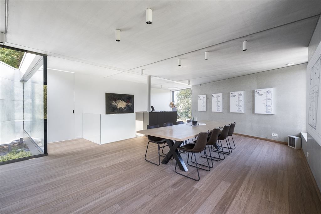 Strakke en moderne villa met high-end afwerking foto 18