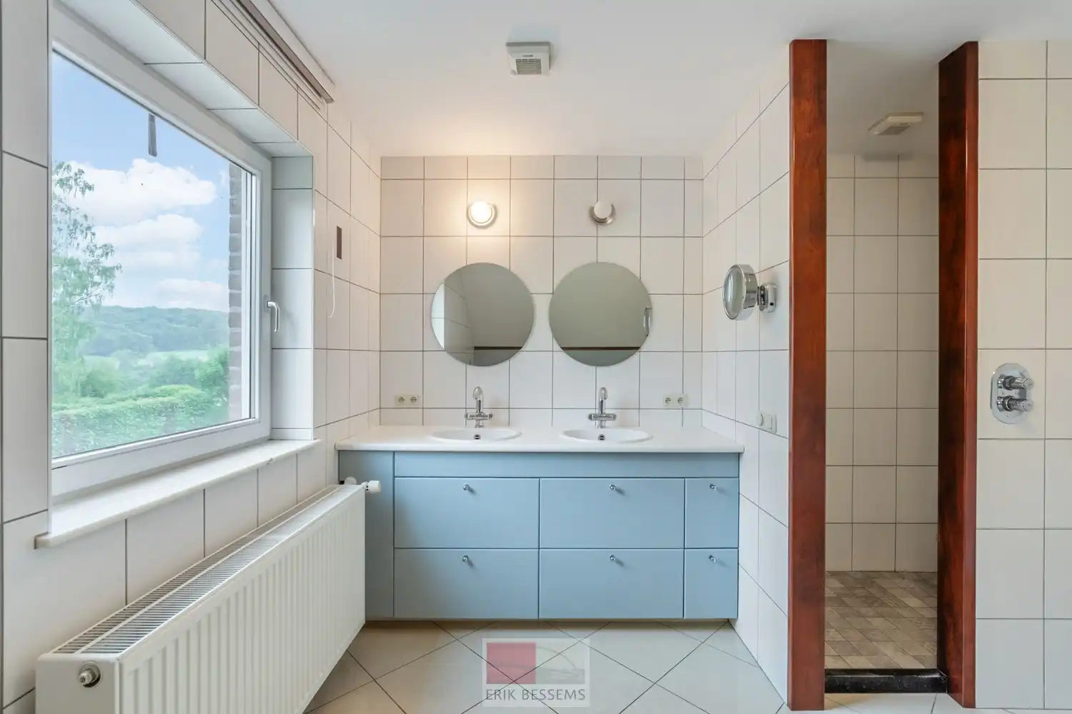 Instapklare gezellige vrijstaande woning met een woonopp. van circa 185 m2 op een perceel van 17a53ca foto 34