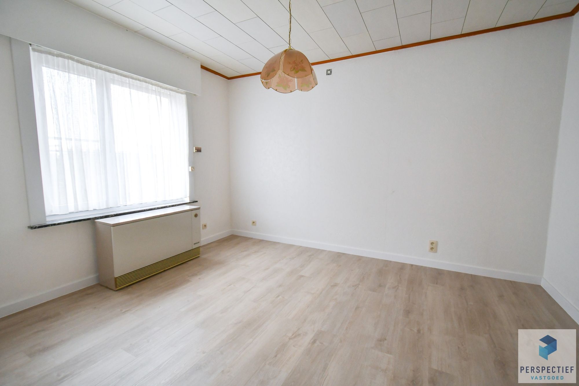 BEZOEKMOMENT WOENSDAG 06/08 VAN 16.30U TOT 18.30U | INSTAPKLARE WONING met GARAGE, 2 SLPK - GROTE GARAGE/ LOODS en TUIN foto 12