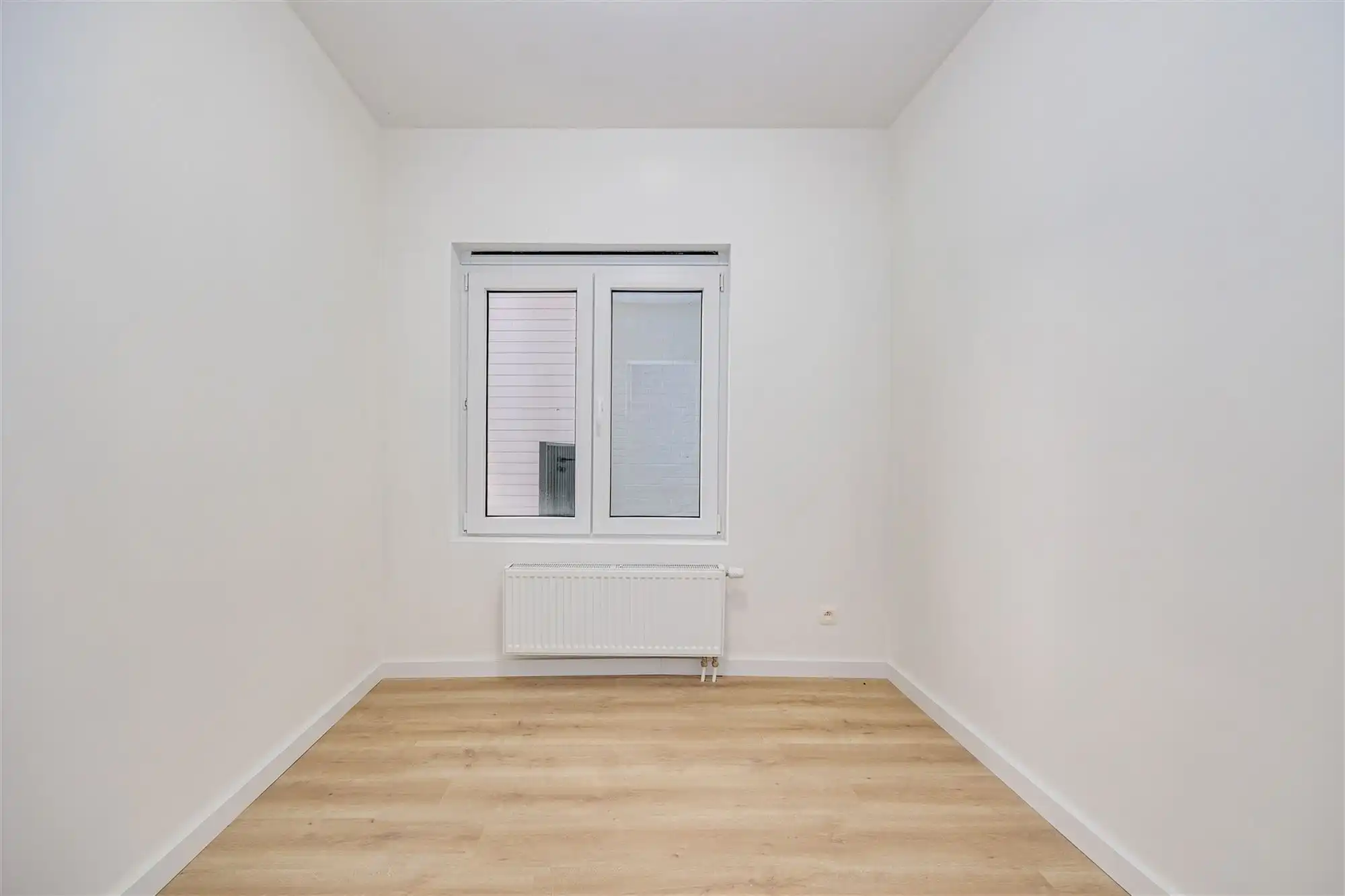 Instapklaar appartement met tuin en terras foto 8