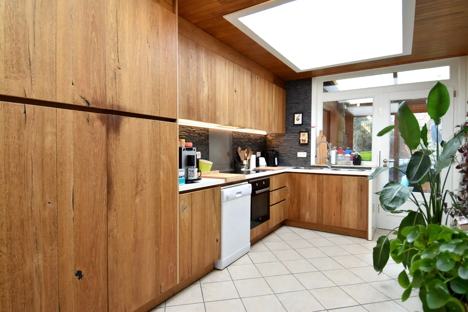 Gezellige instapklare stadswoning met 2 slaapkamers en tuin op topligging in Kortrijk foto 5