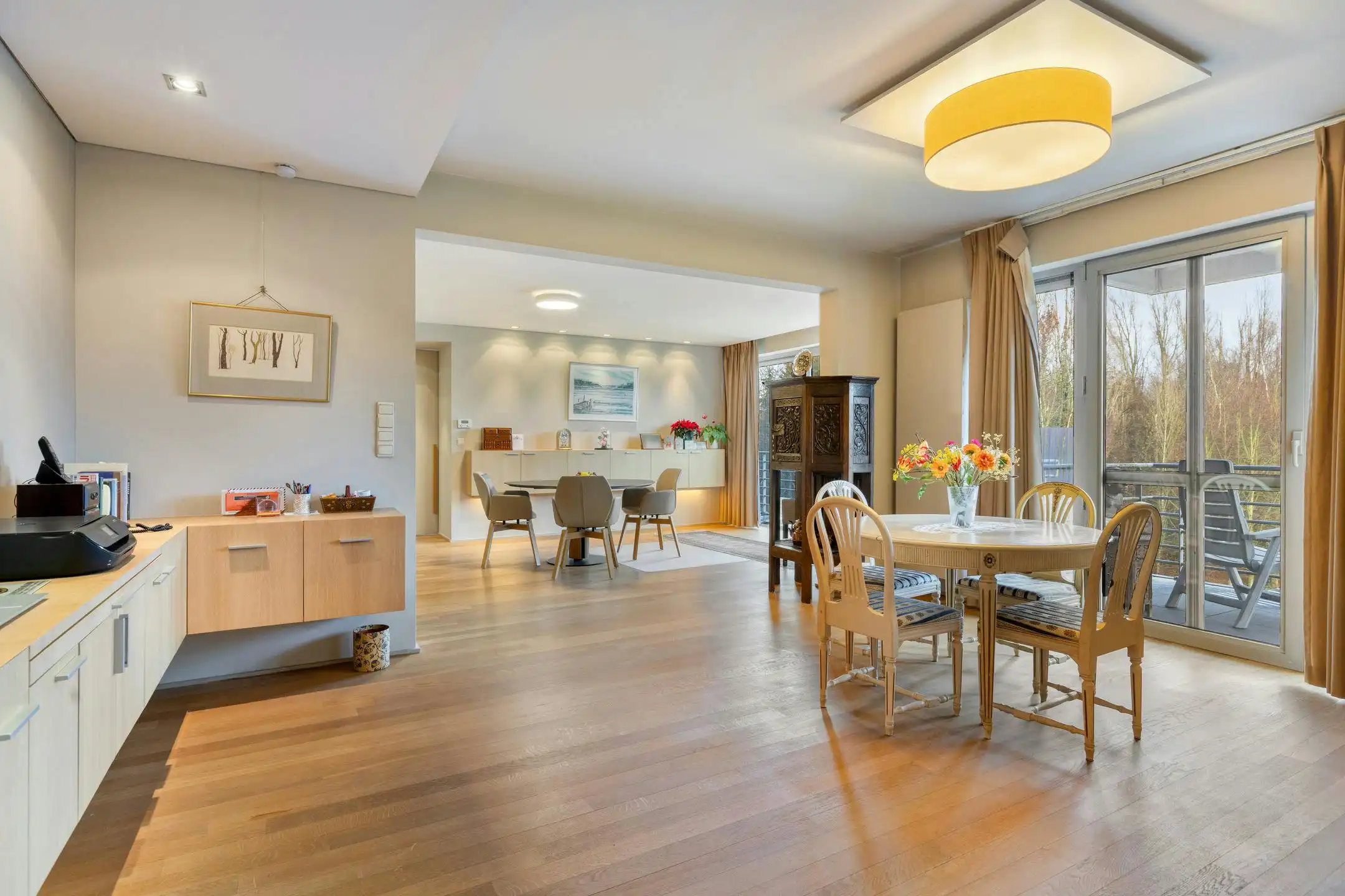 Serviceflat (145 m²) te koop in Wilrijk foto {{pictureIndex}}