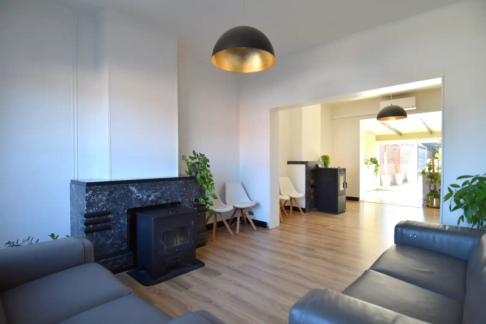 Ruime halfopen bebouwing met 4 slaapkamers, tuin, uitweg en garage te Rollegem foto 4