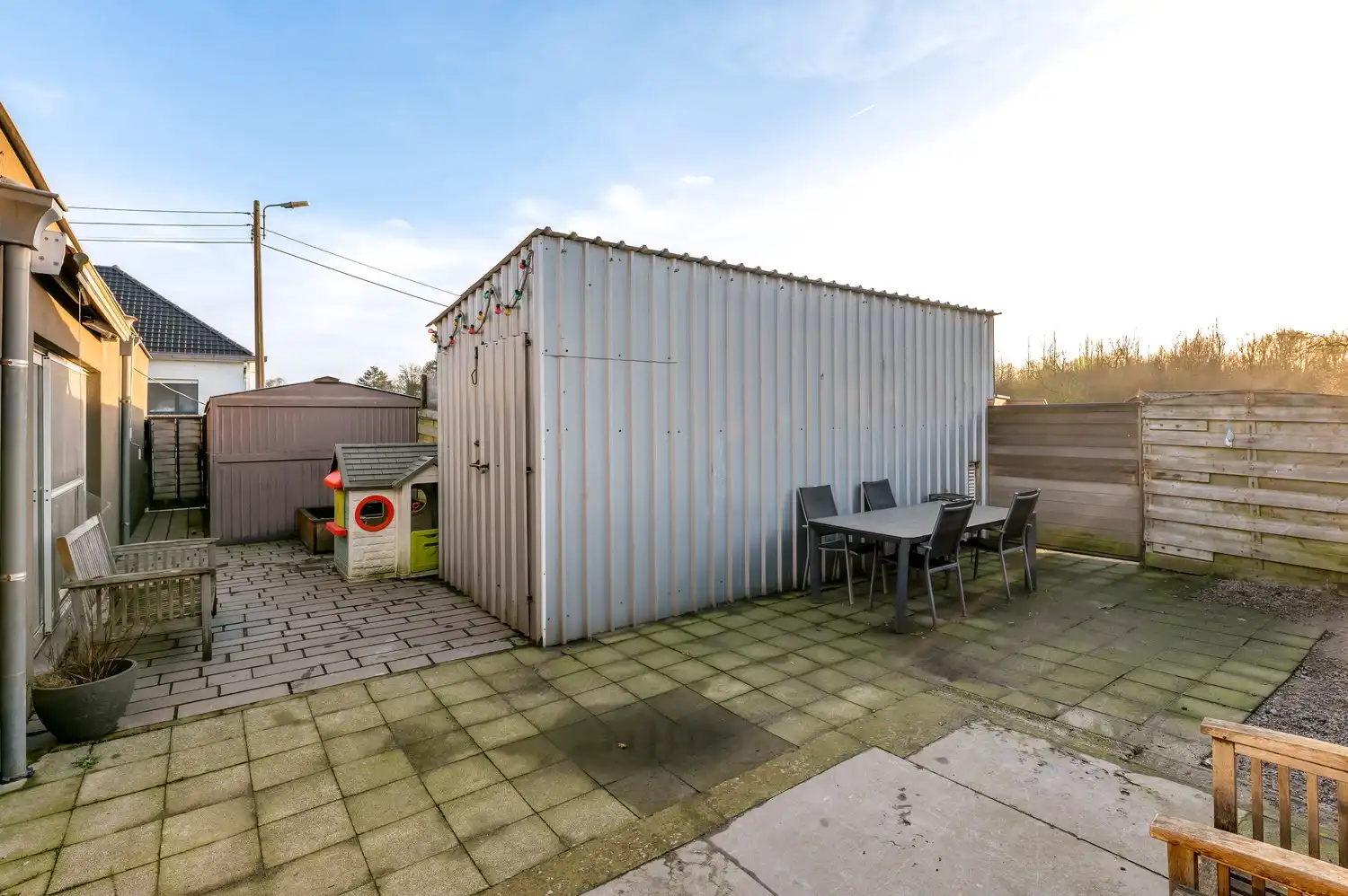 Uiterst gunstig gelegen kantoor met woonst. foto 48