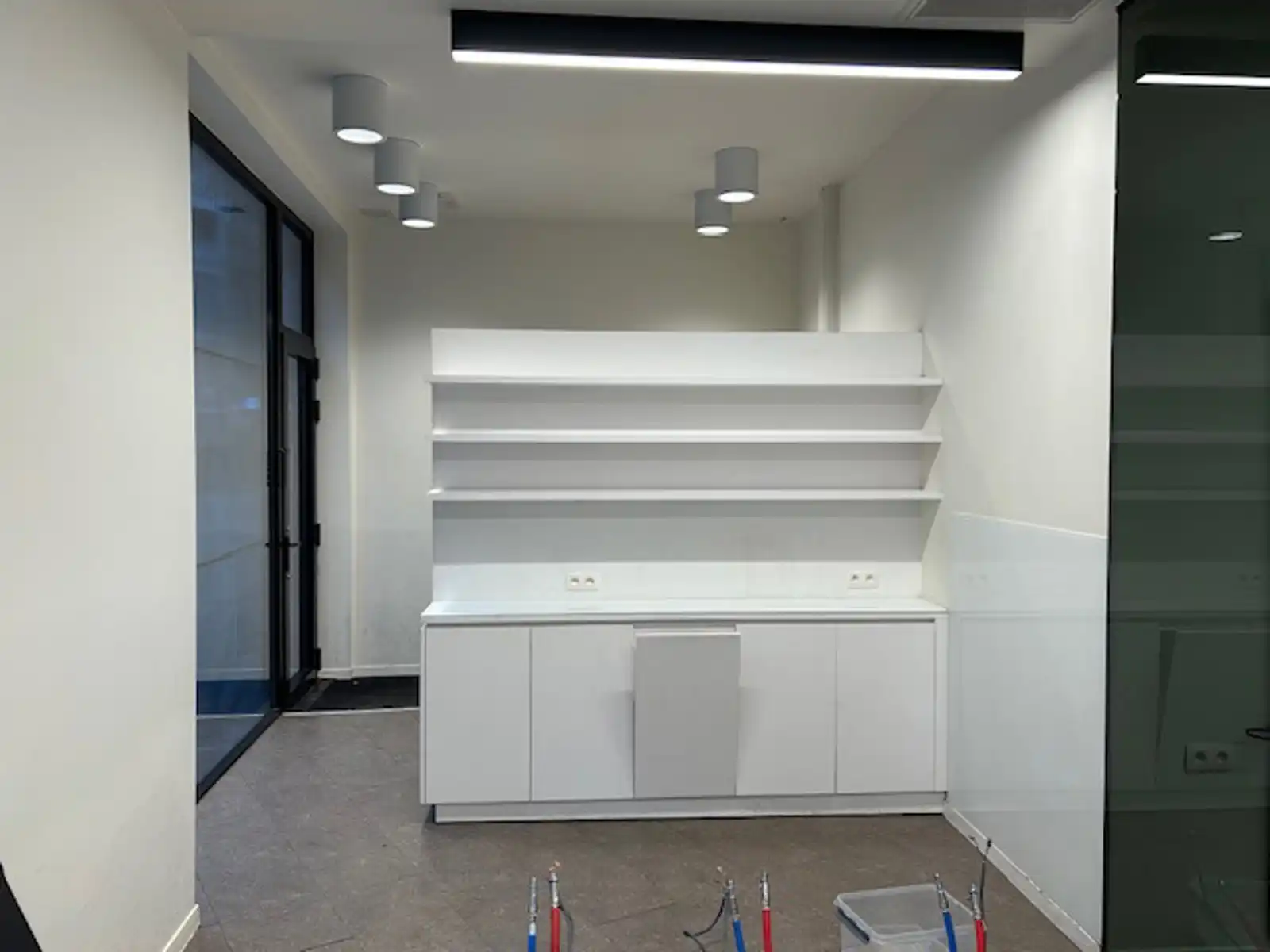 Instapklaar Handelspand in het Hart van Antwerpen foto 6