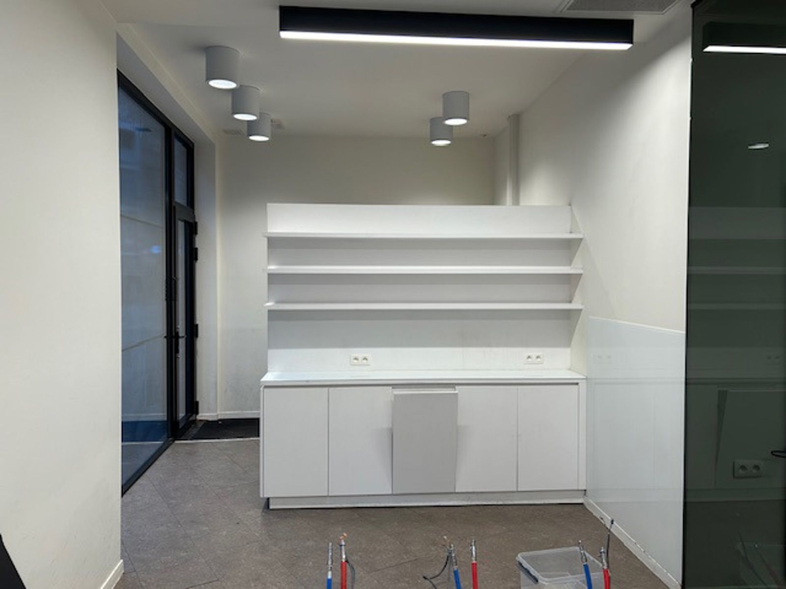 Instapklaar Handelspand in het Hart van Antwerpen foto 6