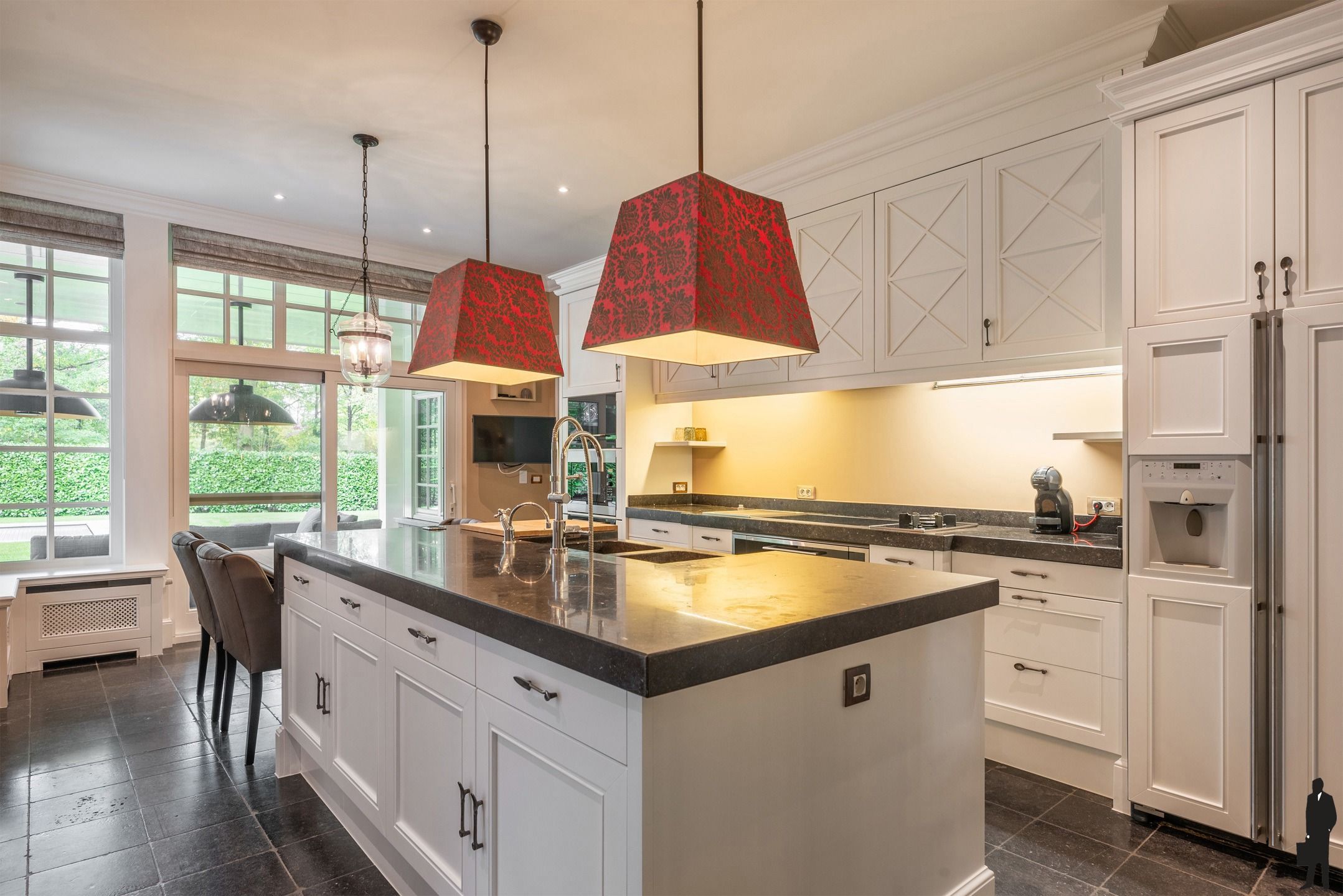 Rietgedekte en tot in de puntjes afgewerkte klassevilla foto 12