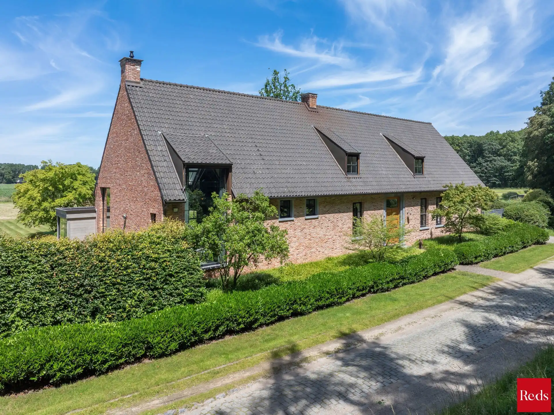 Exclusieve villa op toplocatie in Zandhoven  foto {{pictureIndex}}