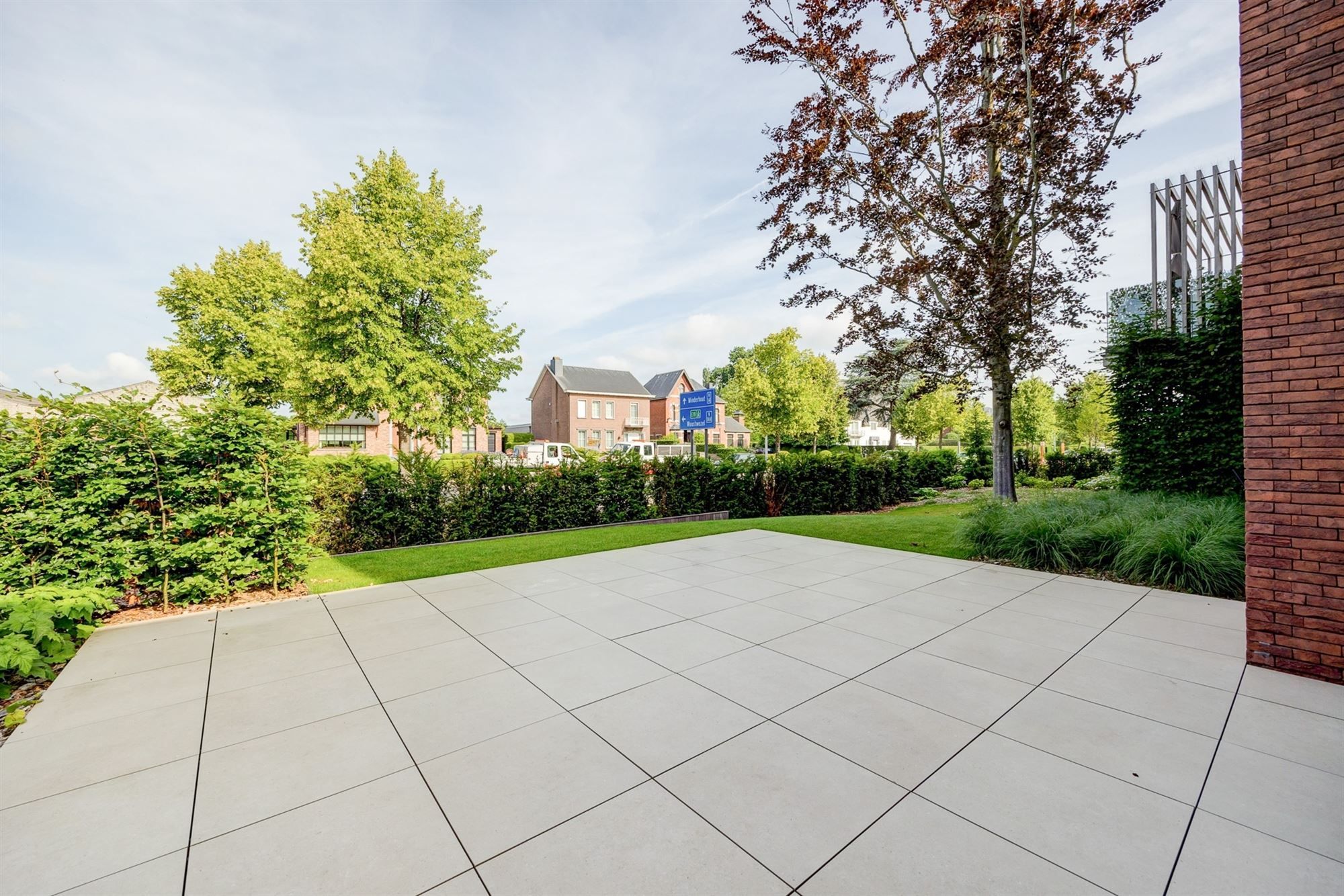Lichtrijk en luxueus appartement met omvattende tuin foto 15