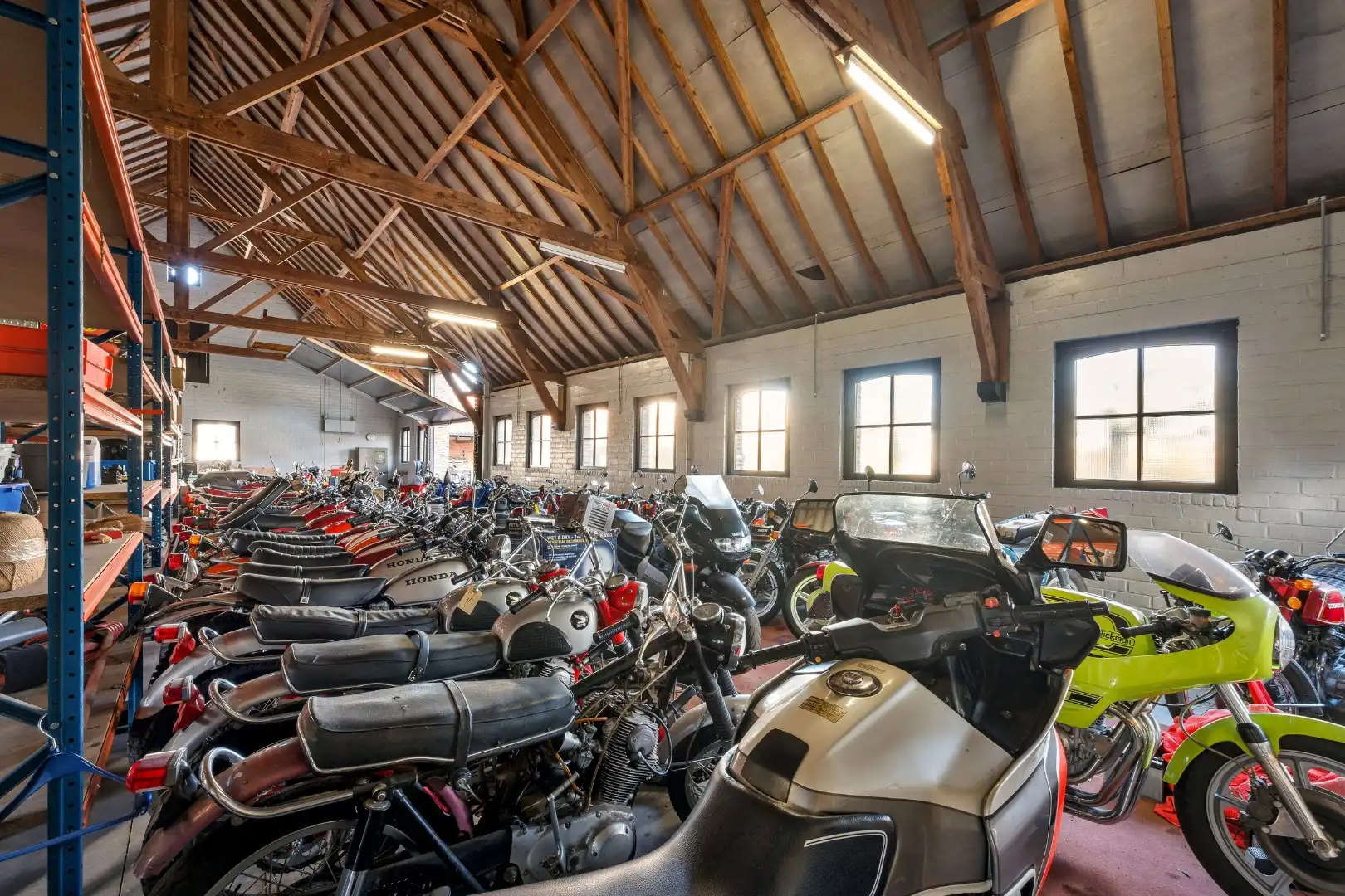 Unieke eigendom met 2 schuren, kapschuur, paardenstal en verzichten foto 28