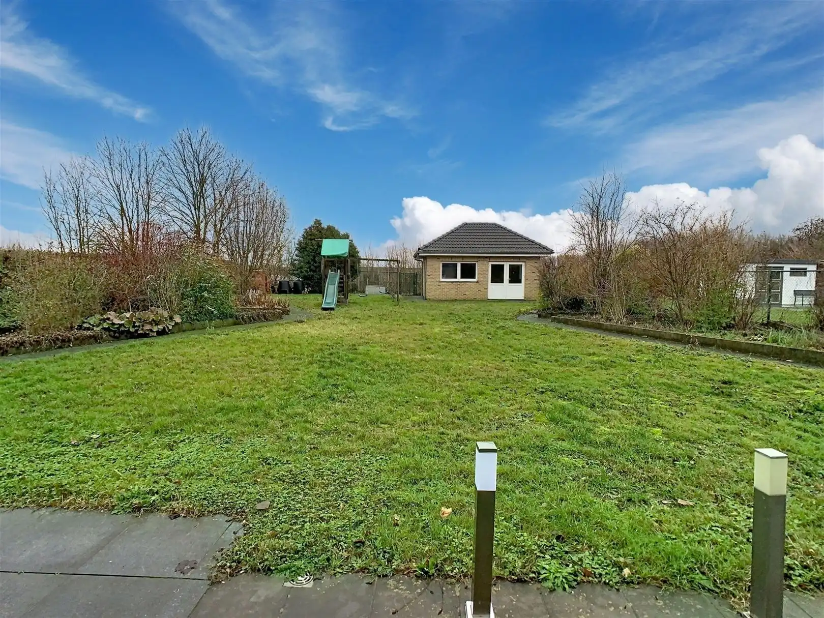 RUIME VILLA MET 4 SLPK EN MOOIE TUIN foto 20