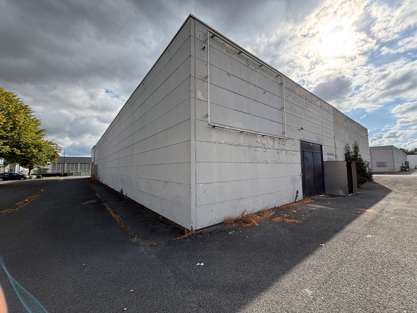 Commerciële ruimte van +- 700 m² te huur in Kuurne foto 13