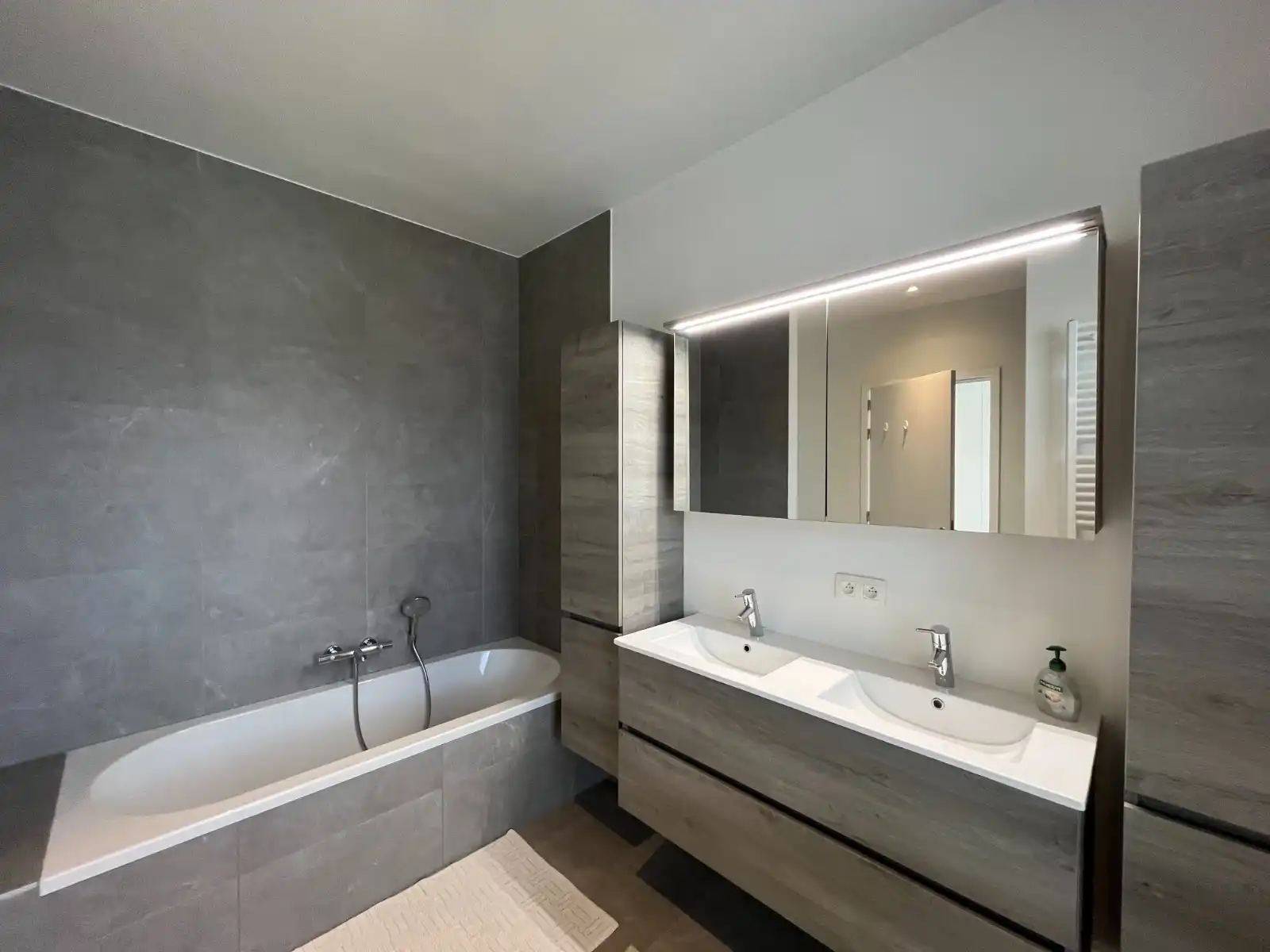 Luxueus nieuwbouwappartement op de Zuiderpromenade te huur foto 19