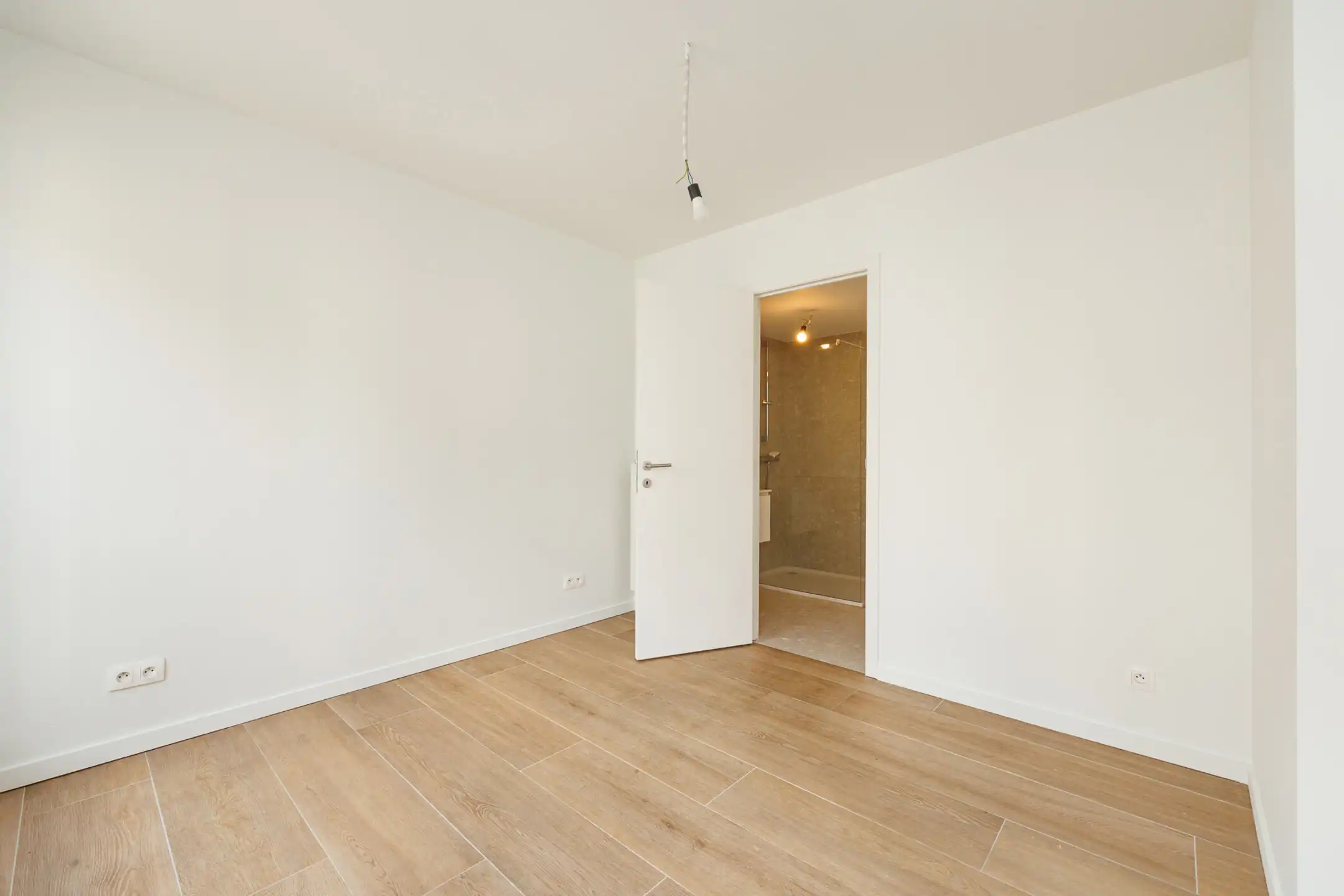 Instapklaar appartement met terras op top locatie foto 6