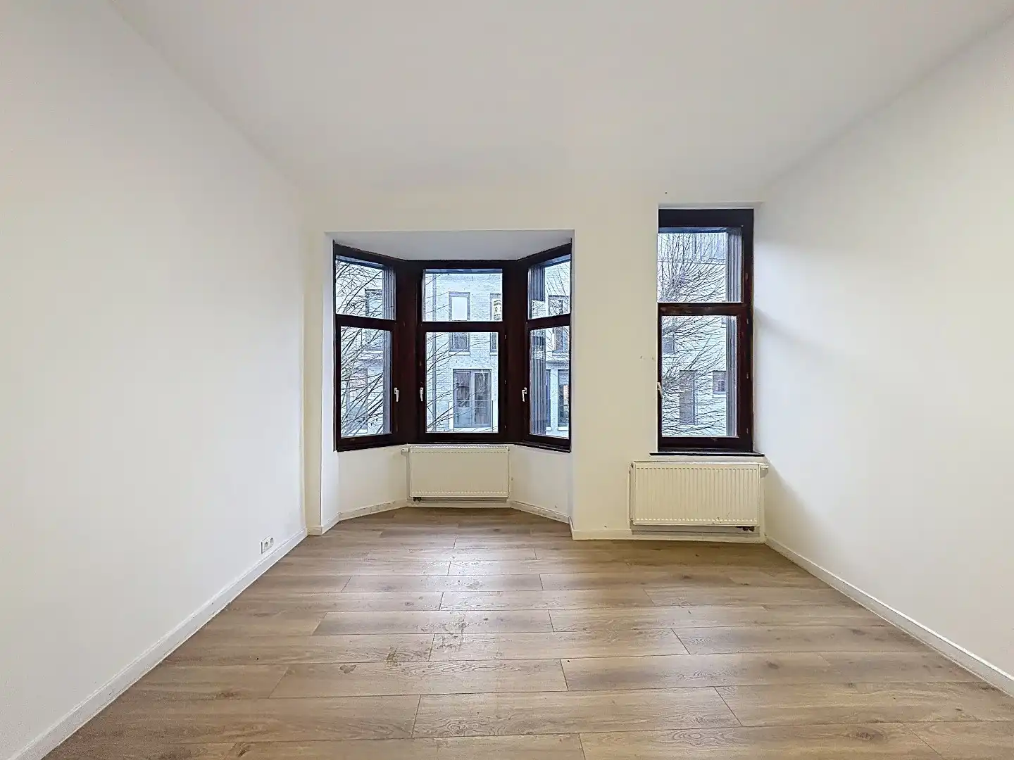 Instapklare gerenoveerde woning op toplocatie in Tienen foto {{pictureIndex}}