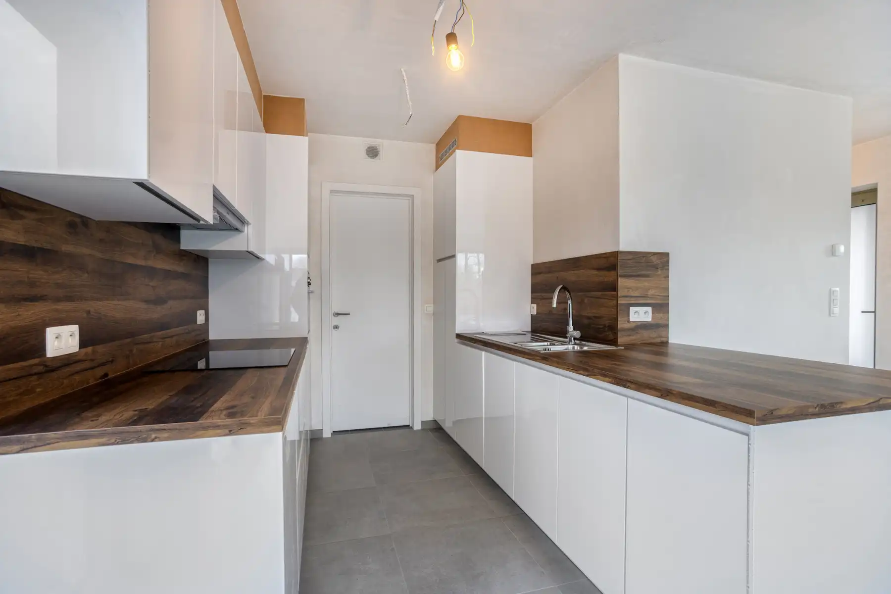 Afgewerkte nieuwbouwwoning met 4 slaapkamers foto 9