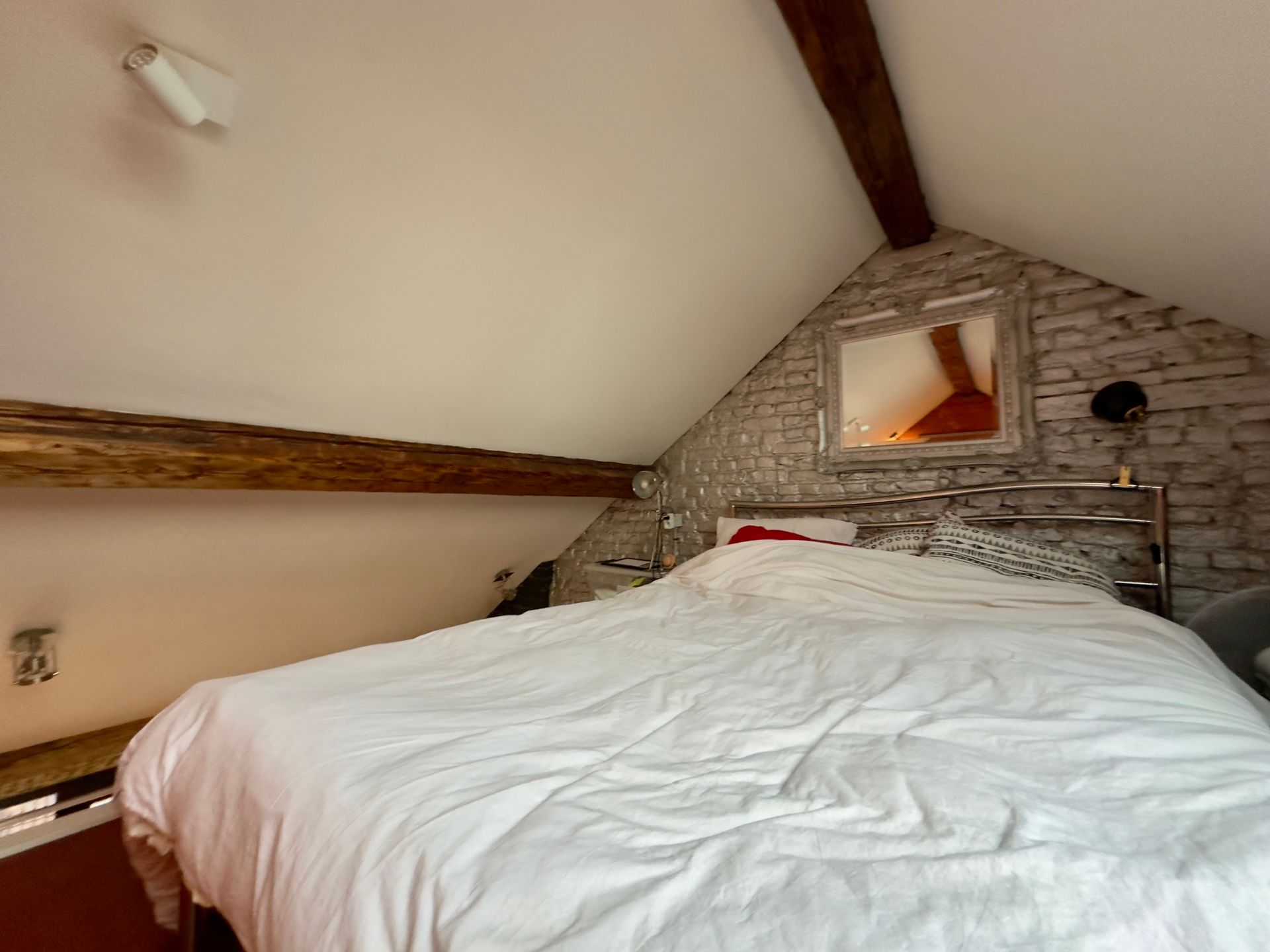 Gemeubileerde studio met slaapgedeelte ideaal gelegen! foto 6