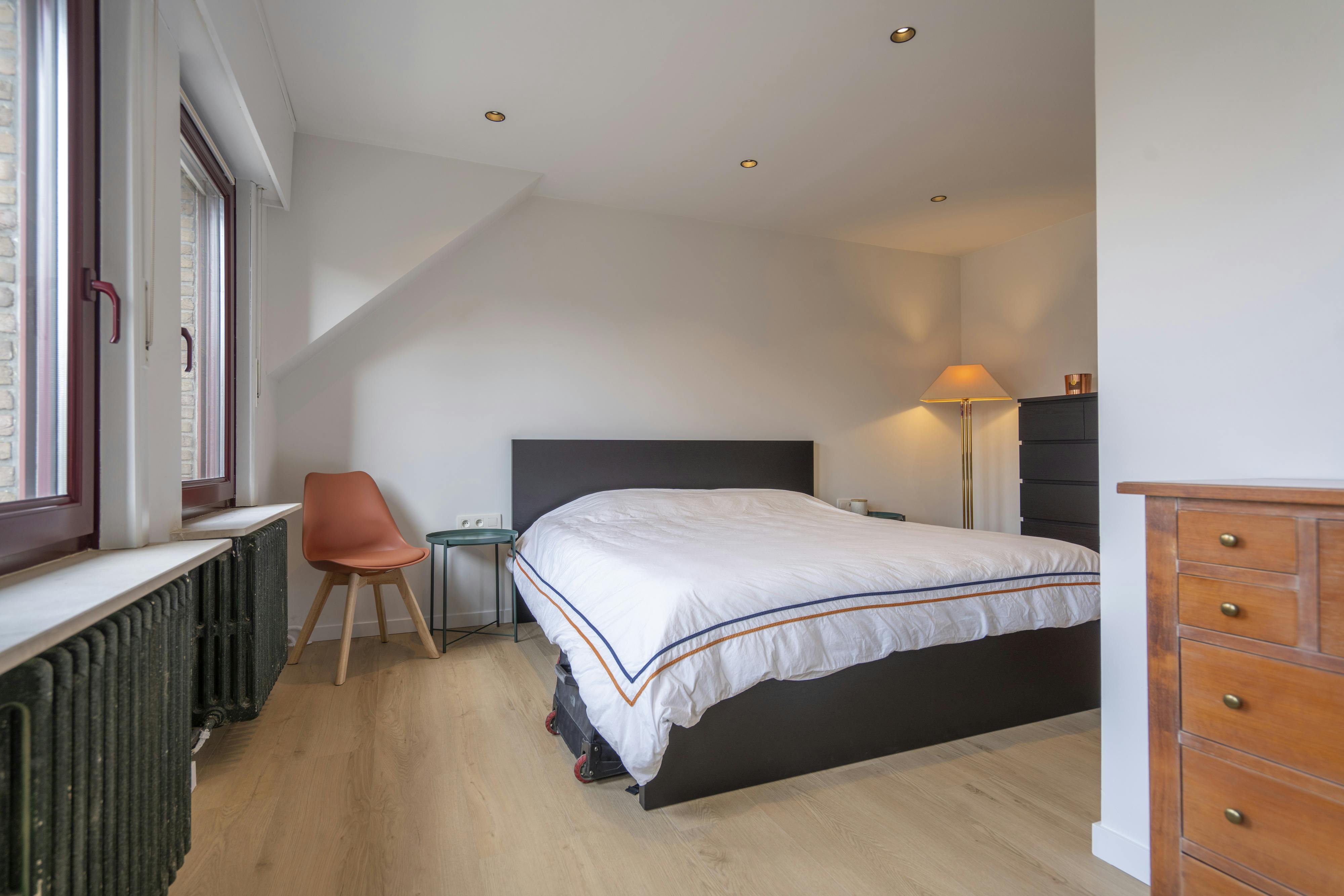 Gerenoveerde instapklare bel-etage woning te koop in Wevelgem! foto 7