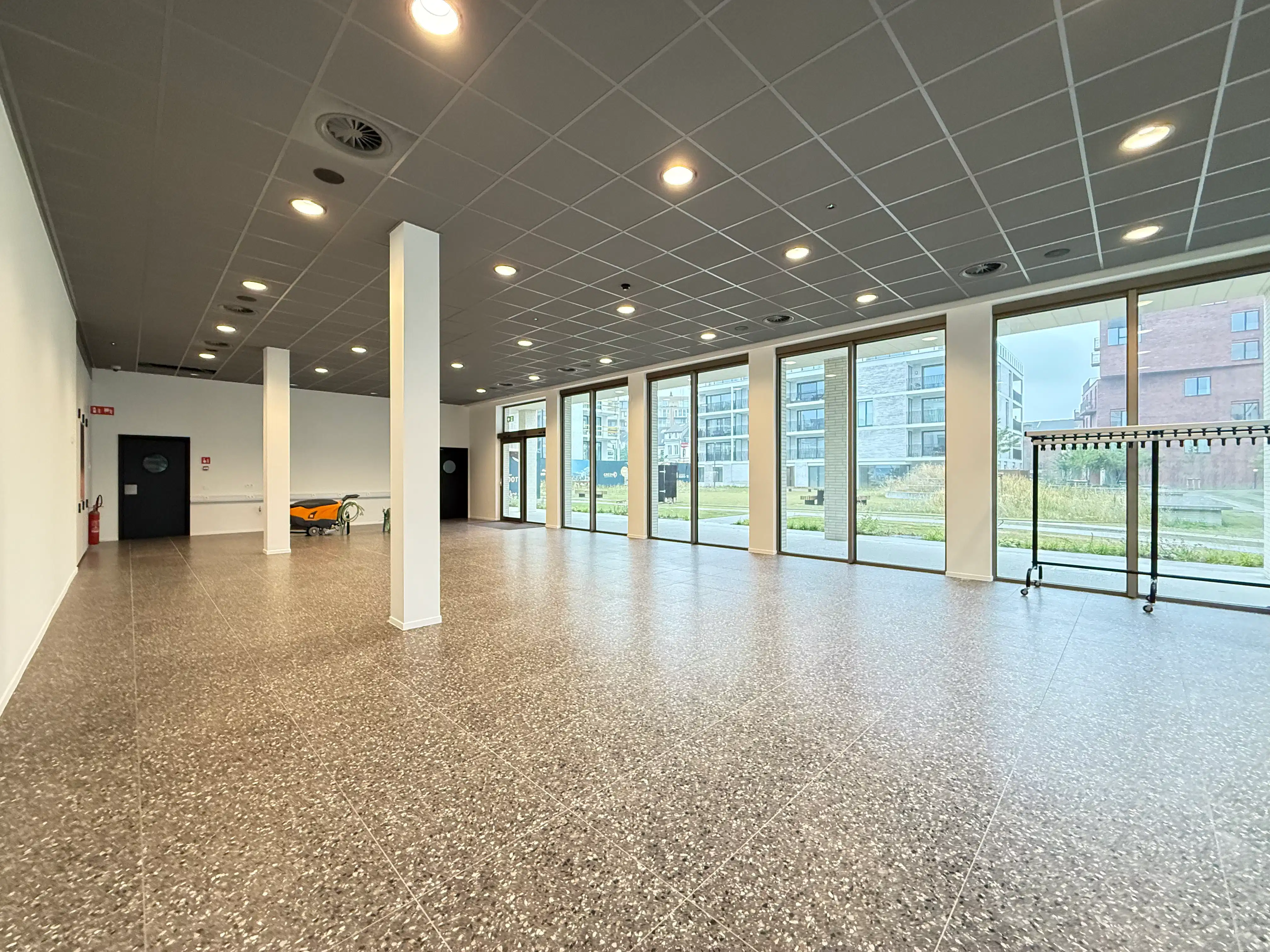 Restaurant 139m² in nieuwbouwresidentie foto 3