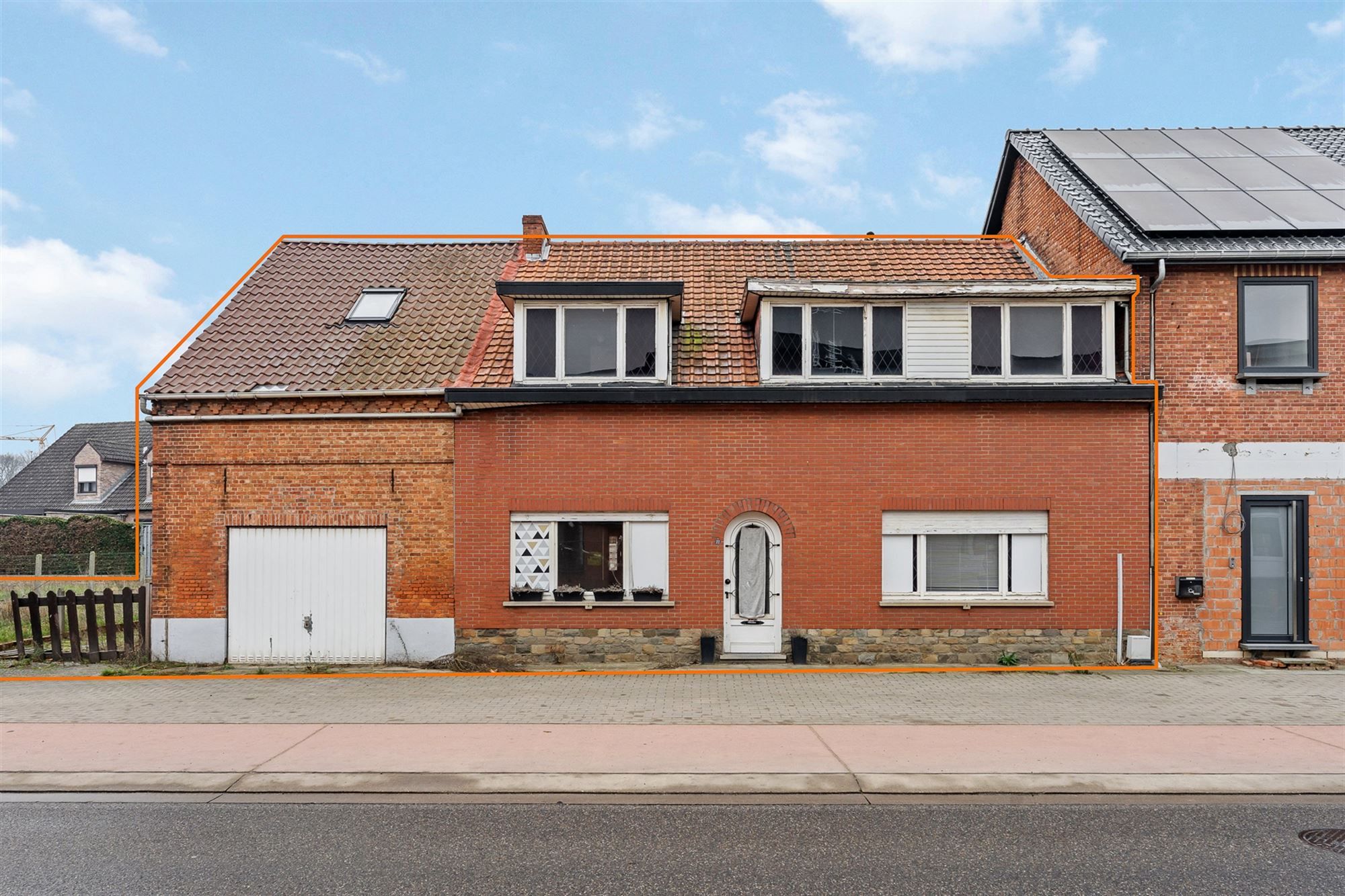 PROJECTGROND VOOR 2 WONINGEN IN GENENBOS LUMMEN foto {{pictureIndex}}