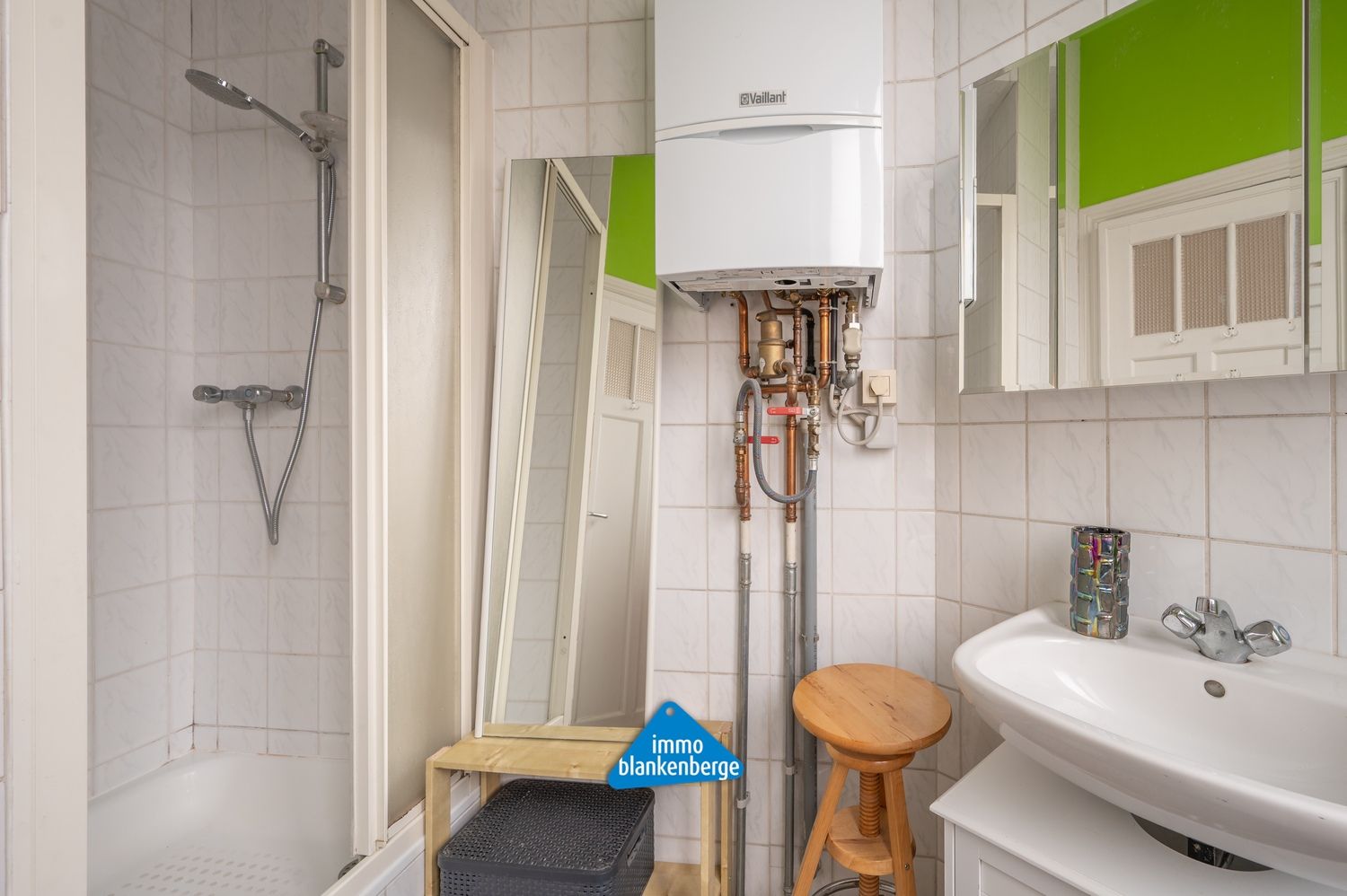 Ruim en lichtrijk appartement met hoge plafonds nabij het centrum foto 11