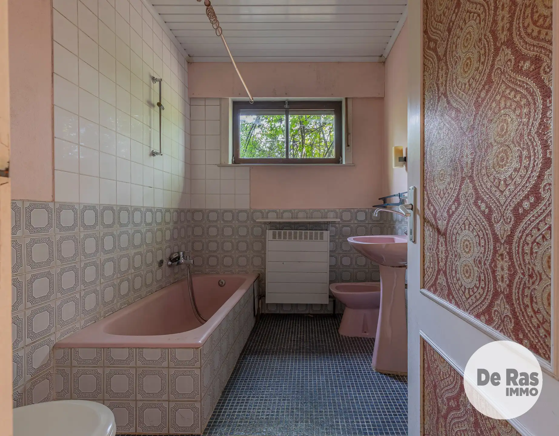 WICHELEN - Te renoveren landbouwwoning met weide en serre foto 13