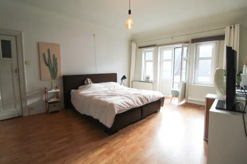 Ruim duplex appartement te huur in het hart van Roeselare foto 7