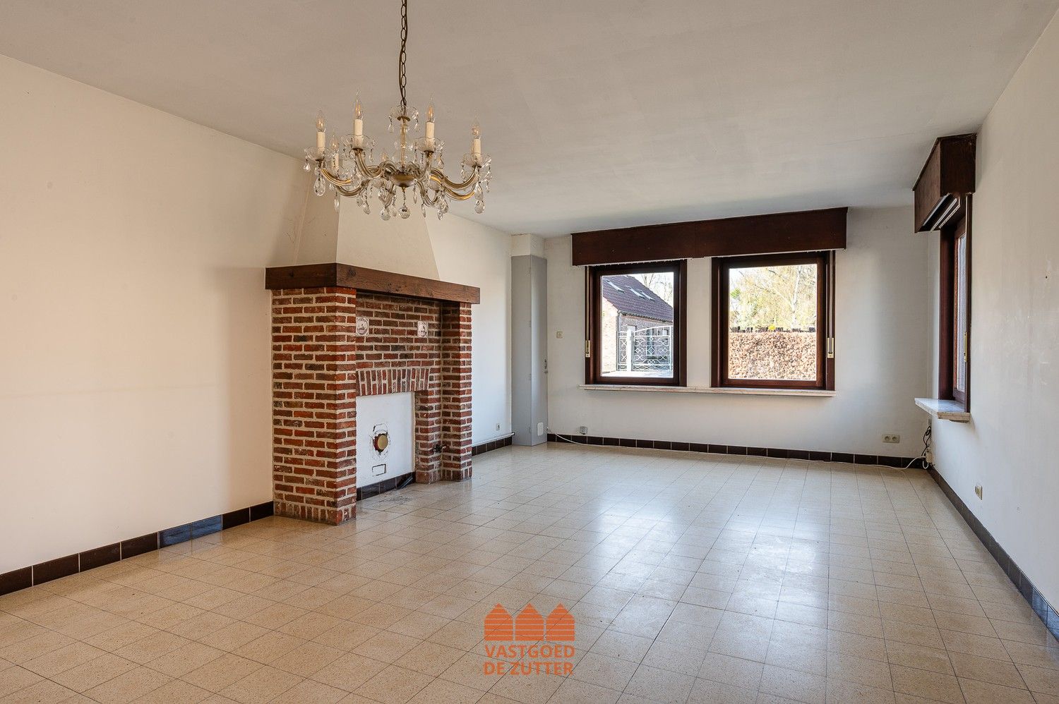 Te renoveren halfopen woning met prachtig vergezicht op unieke locatie foto 9