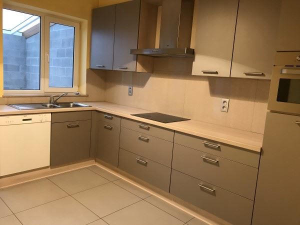 Gezellige halfopen woning met 3 slaapkamers, veranda en carport in Paal foto 3