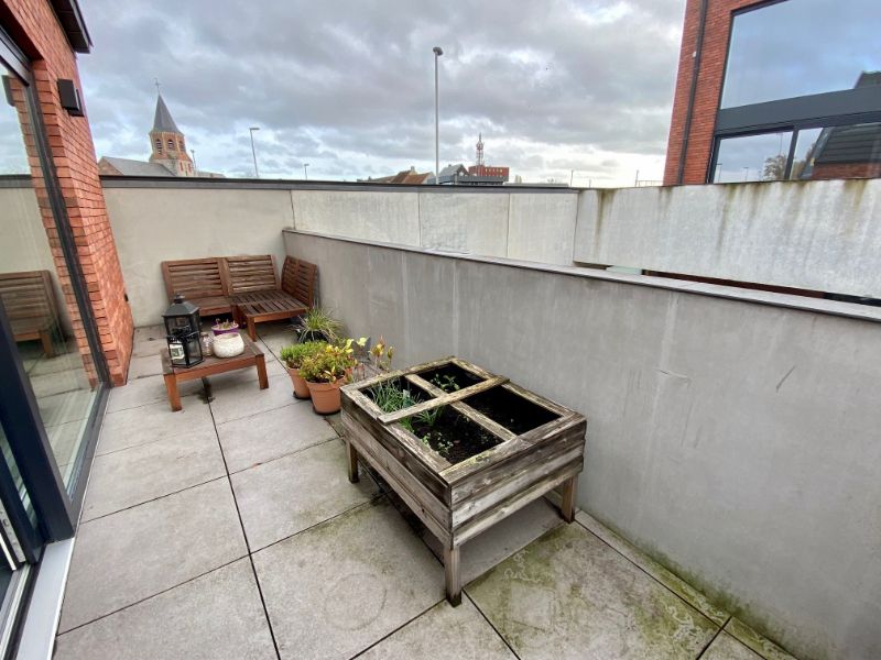 Centraal gelegen duplexwoning met 2 slaapkamers, terras en autostandplaats foto 15