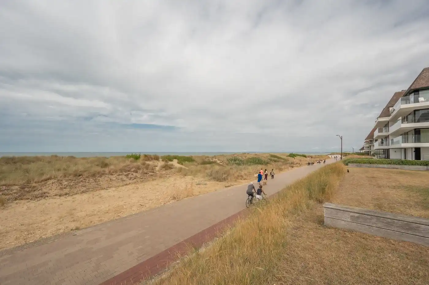 Royaal villa-appartement met frontaal zeezicht, aan de Wandeldijk in het Zoute foto 24