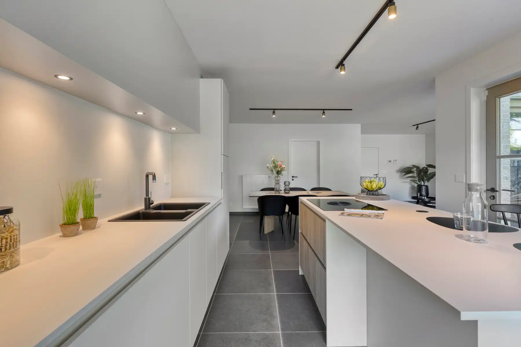 Gerenoveerde woning met 3 slaapkamers foto 9