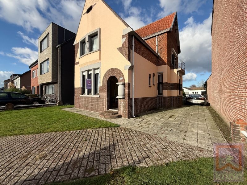 Te renoveren art deco woning met tuin op 900m² foto 2