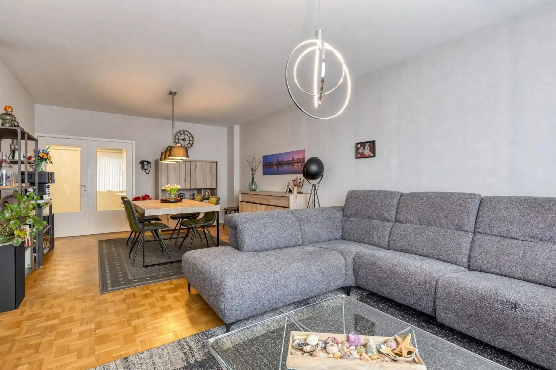 Instapklaar appartement van 91 m² op de tweede verdieping gunstig gelegen te Deurne. foto 3