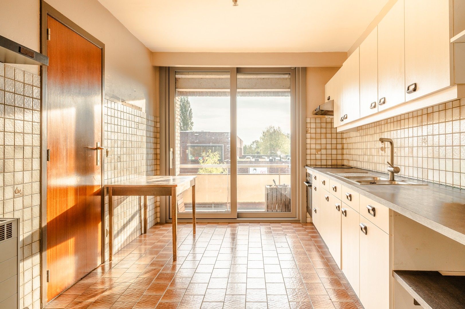 Ruim en lichtrijk appartement met garage foto 9