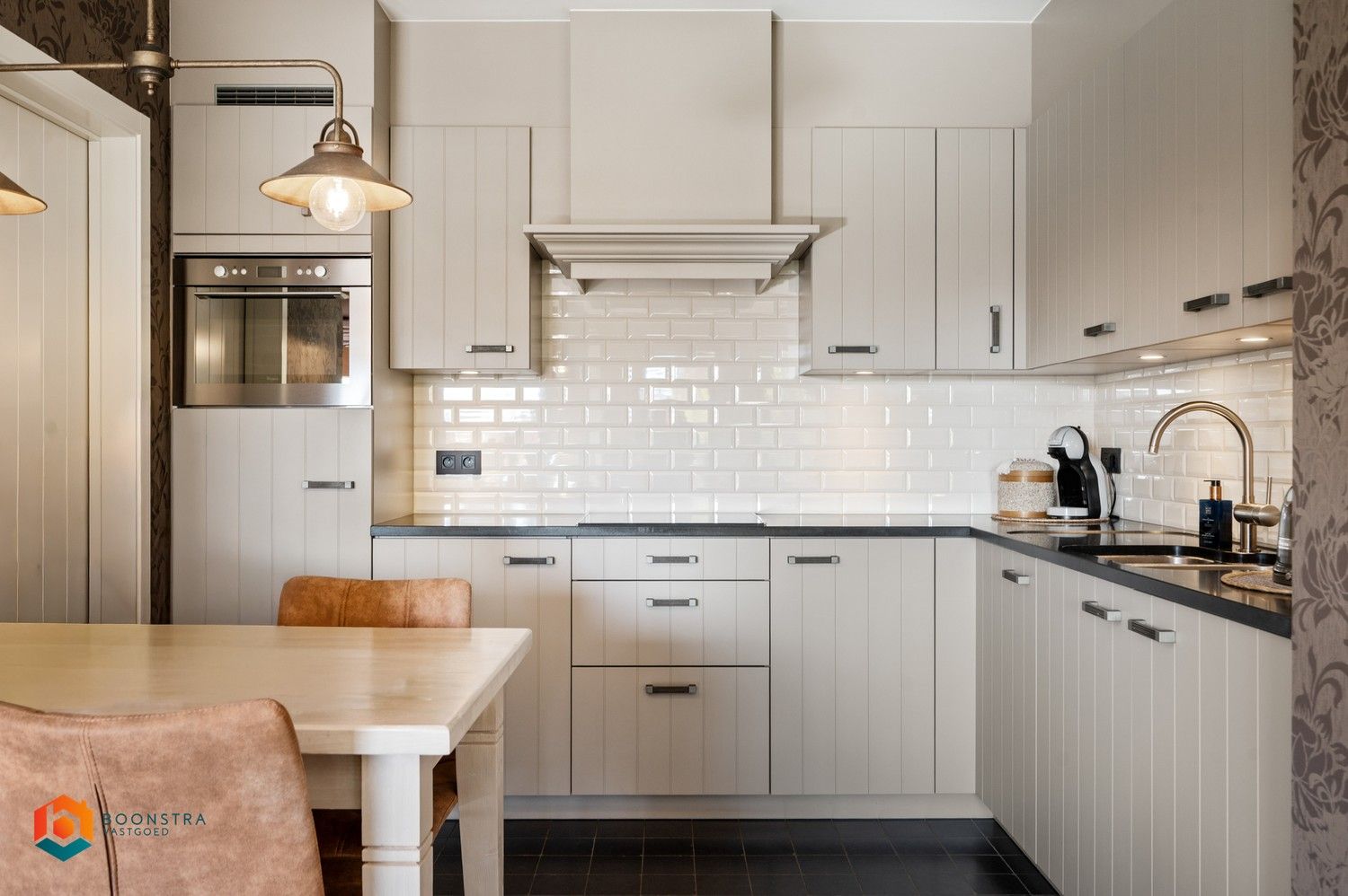 Luxueus instapklaar app met 2 slpkrs en staanplaats foto 9