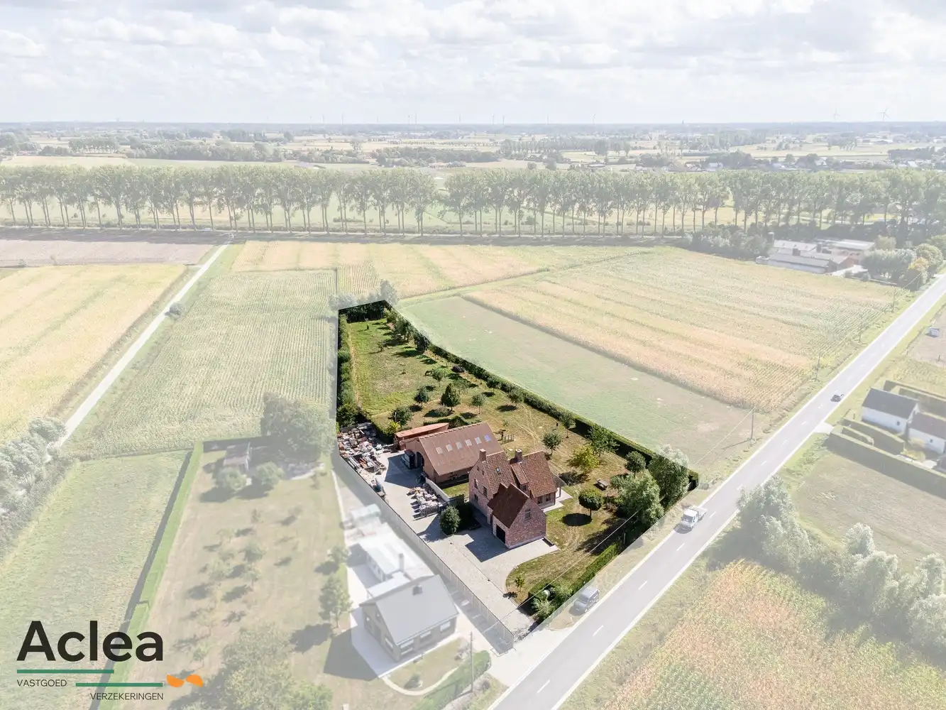 Karaktervol landhuis met paardenstal op 5.943m² in een groene omgeving foto 34