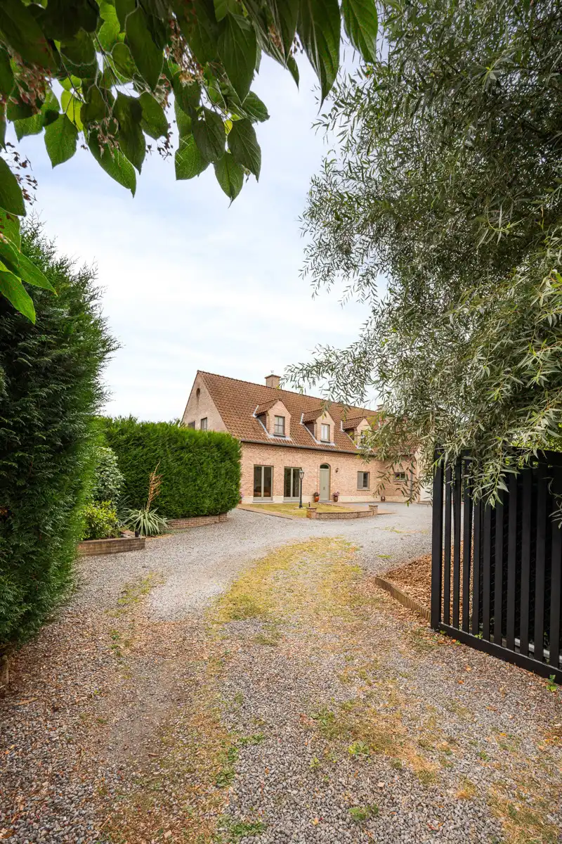 Karaktervolle kangoeroewoning met ruim perceel op toplocatie foto 3