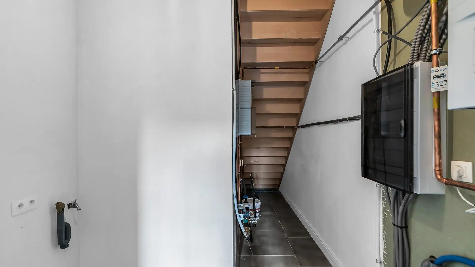 Karaktervolle nieuwbouwwoning op een rustige toplocatie in het hart van Haspengouw foto 8