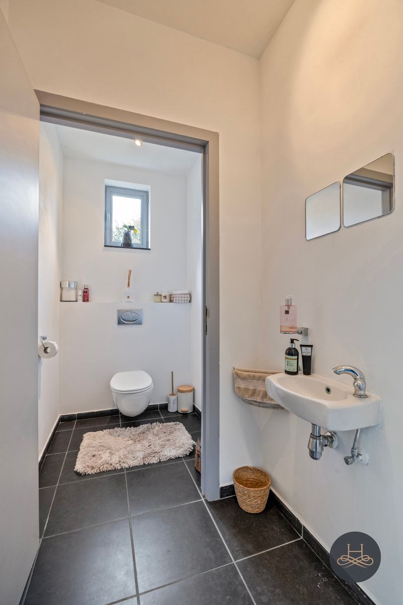 Imposante ruime villa met zwembad en een prachtige tuin foto 36