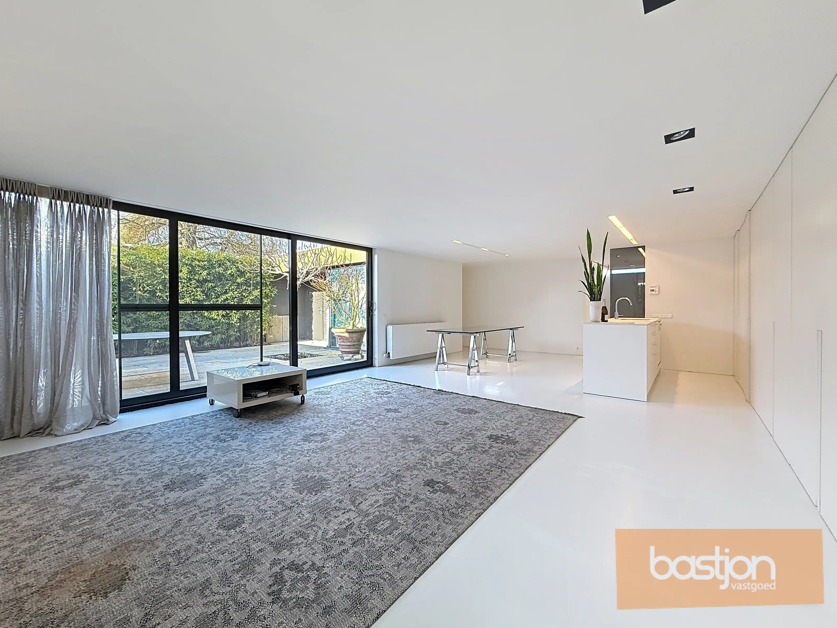 Instapklare, gelijkvloerse woning te koop in rustige buurt van Marke foto 9