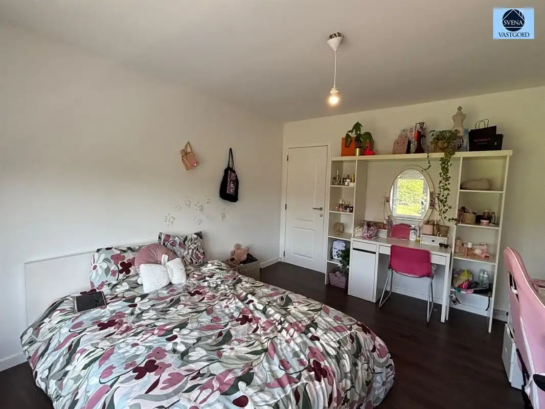 VERNIEUWDE WONING MET 4 SLAAPKAMERS EN TUIN  foto 12