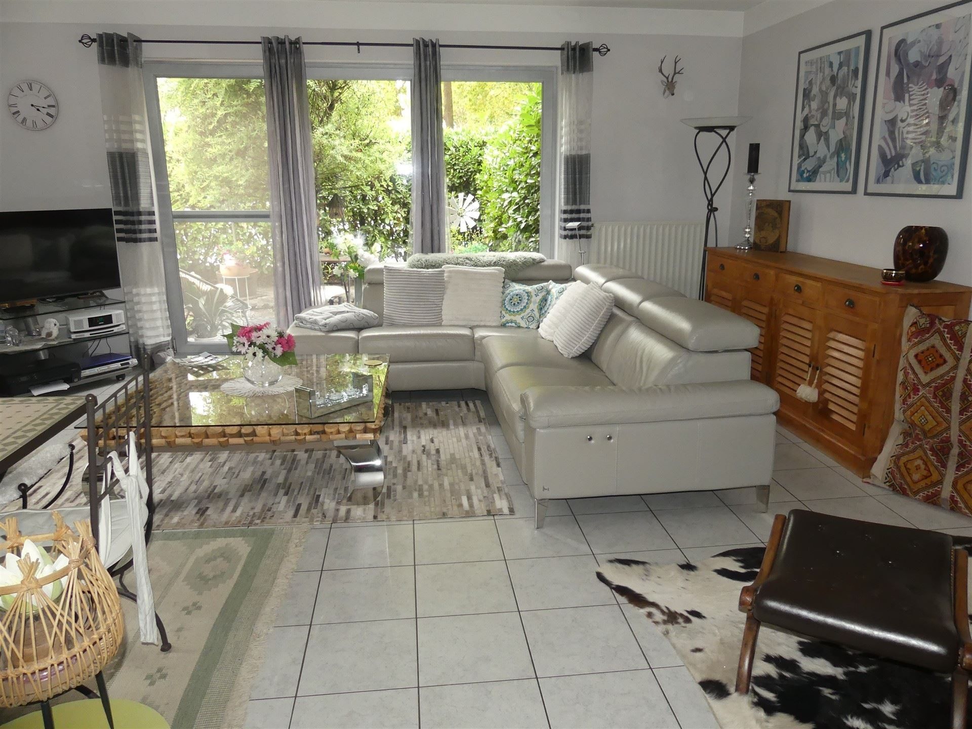 Stijlvol appartement met 2 slaapkamers en grote tuin! foto 4