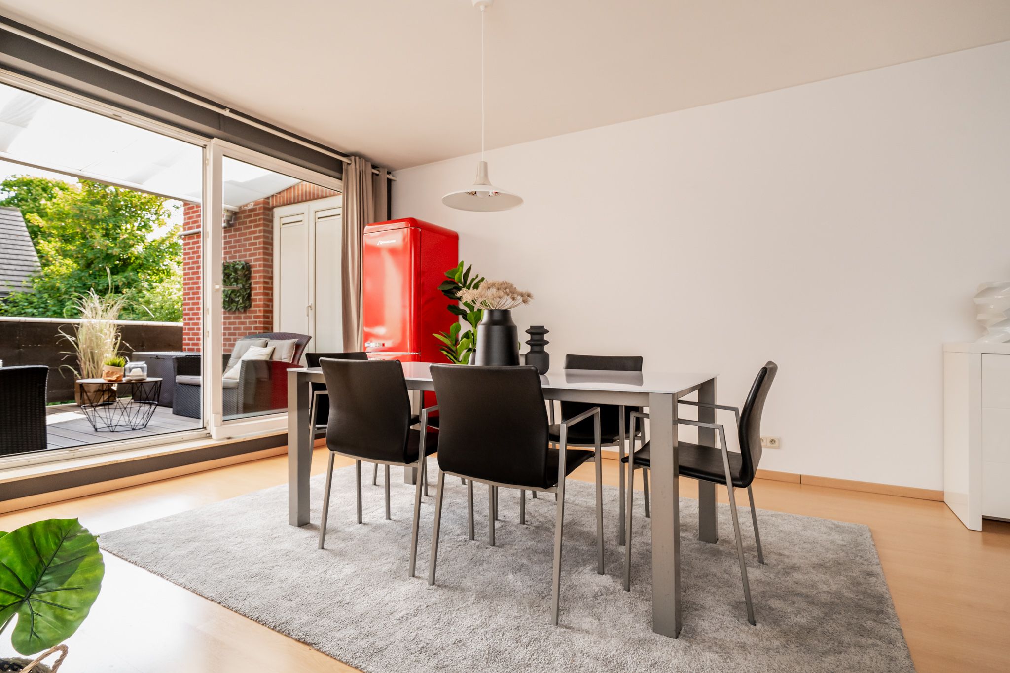 Zonnig appartement met 2 slaapkamers op TOP locatie te Boom! foto {{pictureIndex}}