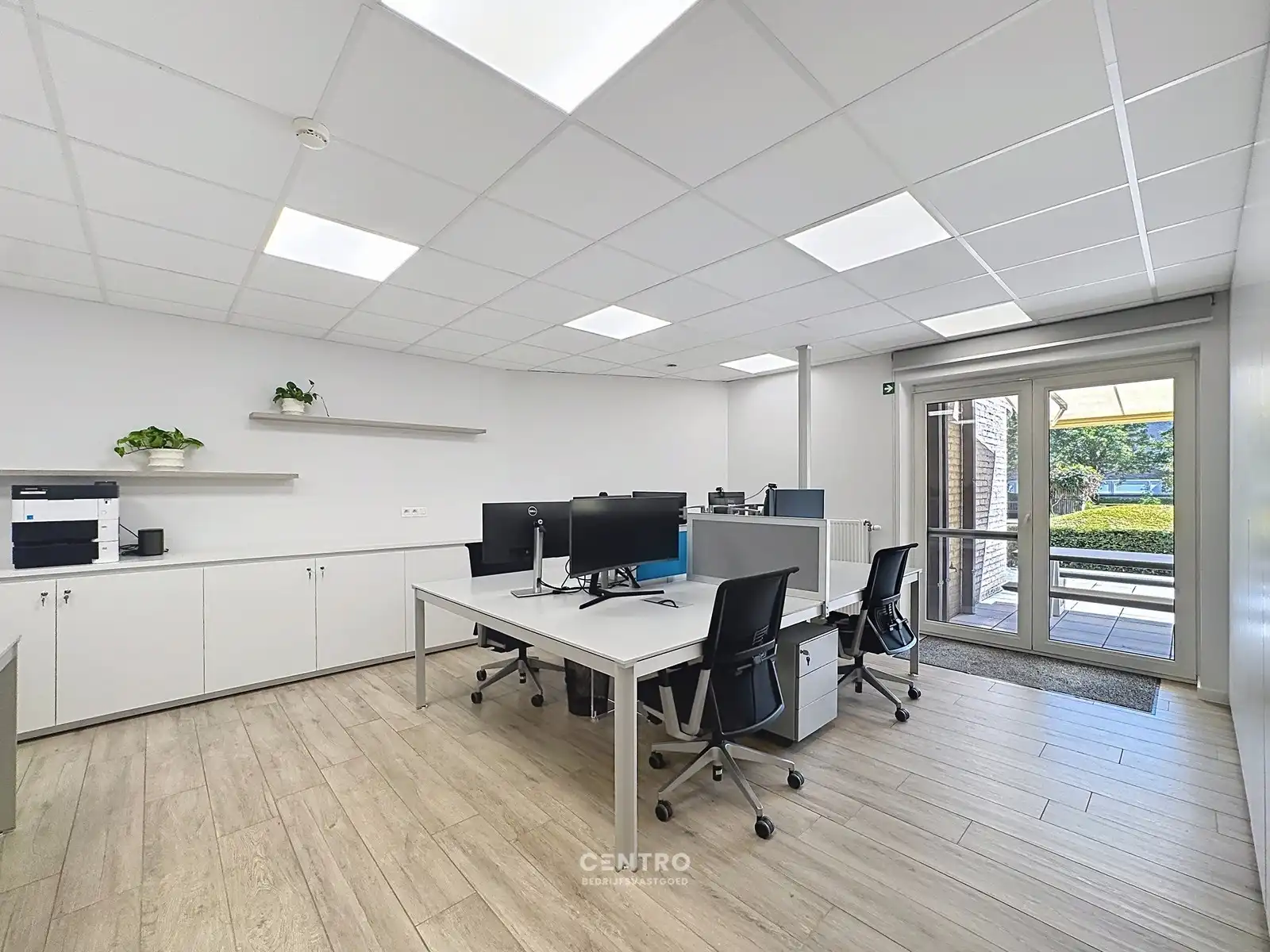 Prachtig afgewerkte kantoorruimte op interessante ligging! foto 16