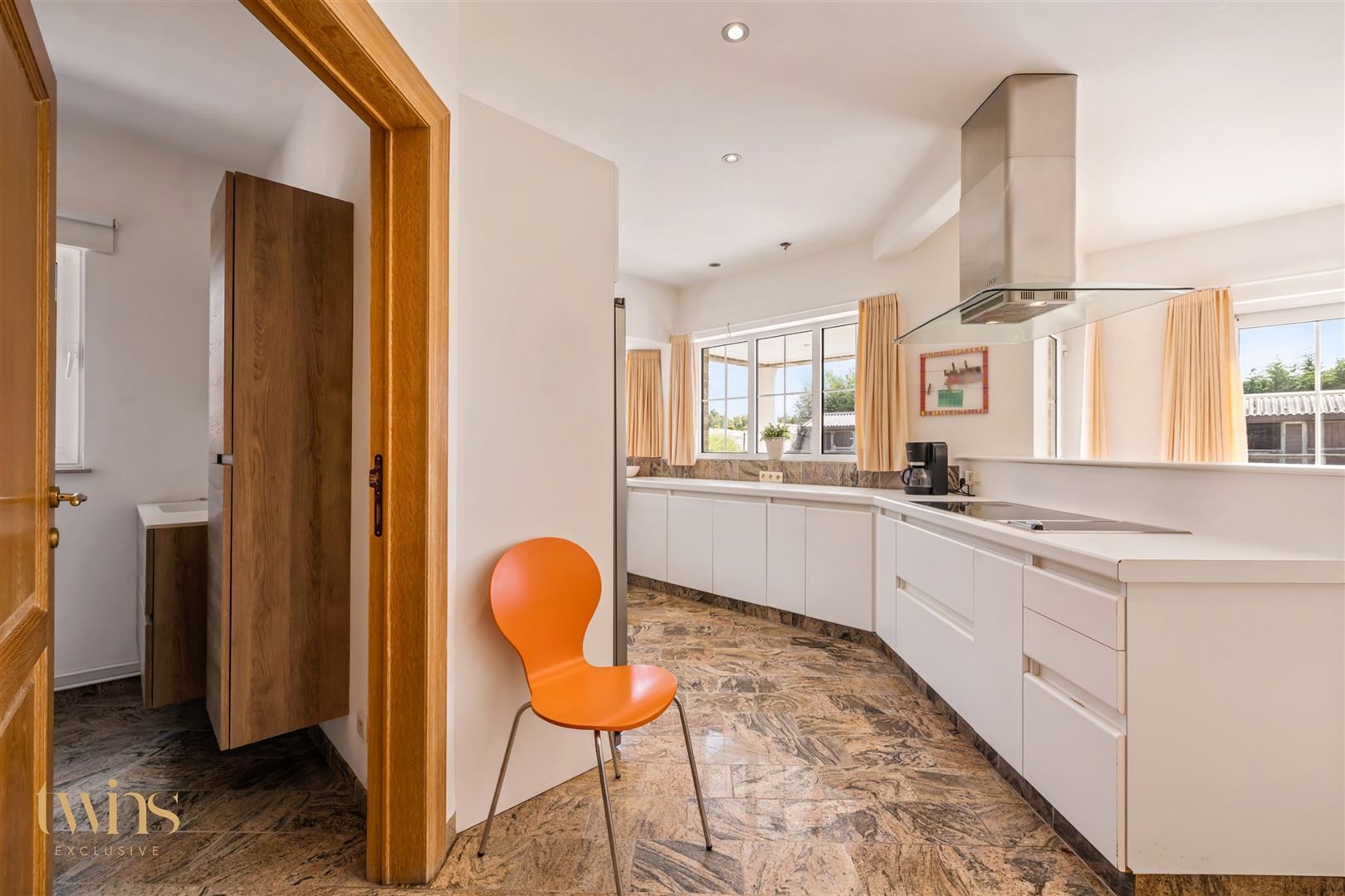 Luxueuze villa met garage, tuin en oprit te Appels bij Dendermonde | BEZOEK op afspraak foto 15