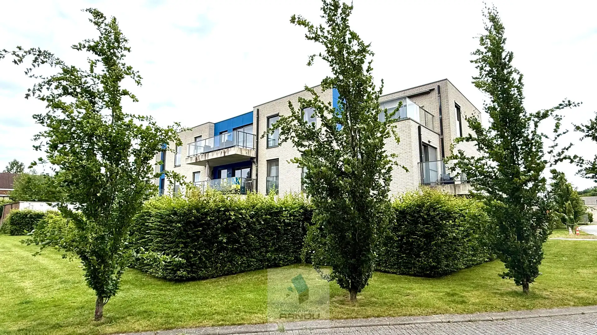 Comfortabel appartement met 2 slaapkamers, zonnig terras, privatieve autostandplaats en lateraal Leiezicht foto 2